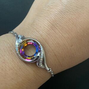 Elegant Silver Bracelet with Rainbow Crystal